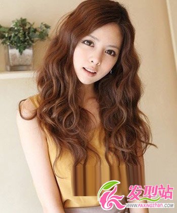 2013流行卷發(fā)發(fā)型 做清新甜美淑女