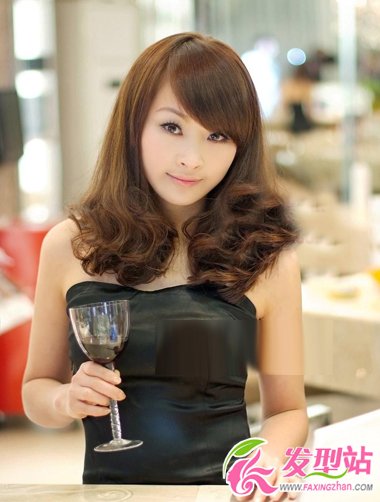 2013經(jīng)典女生燙發(fā)發(fā)型