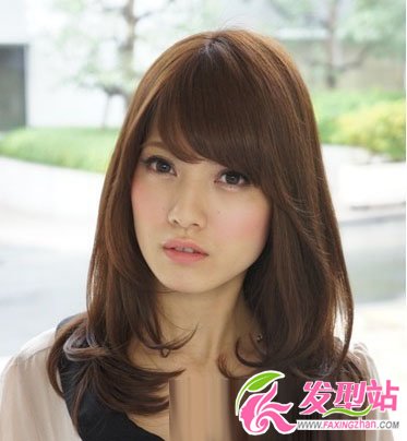 冬季中長發(fā)內(nèi)扣燙發(fā)發(fā)型