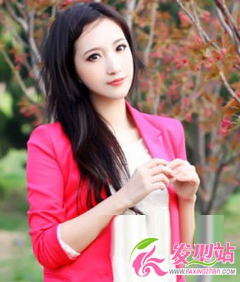 清純優(yōu)雅直發(fā)發(fā)型