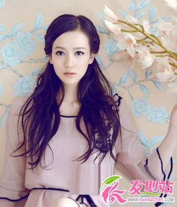 時(shí)尚中長(zhǎng)發(fā)扎發(fā)發(fā)型