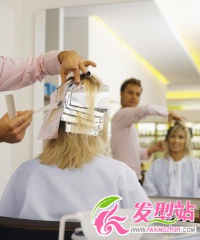 怎么染才會讓發(fā)量變多?自己在家染發(fā)需要注意什么