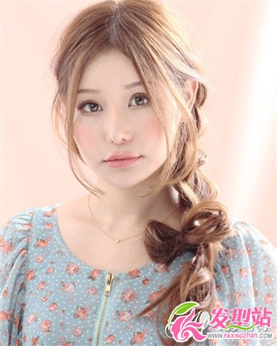 夏季甜美日系編發(fā)發(fā)型 打造夏日清新美女