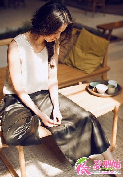 性感女神湯唯迷人發(fā)型 潮流演繹女性時(shí)尚魅力