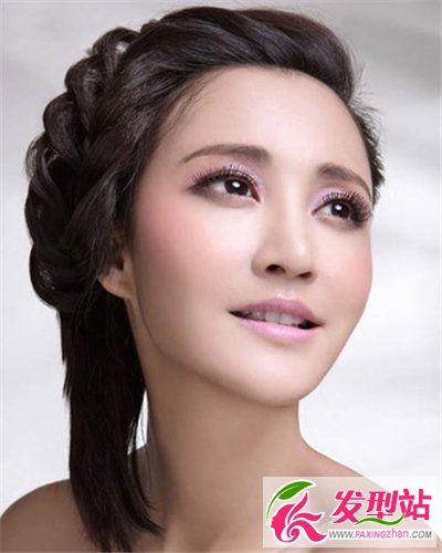 張歆藝演繹時(shí)尚過(guò)肩中短發(fā) 時(shí)尚發(fā)型見(jiàn)證美女蛻變史