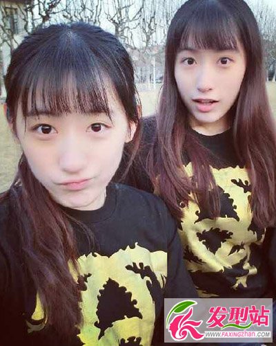 復(fù)旦雙胞胎姐妹網(wǎng)絡(luò)走紅 清新可愛(ài)發(fā)型電暈宅男