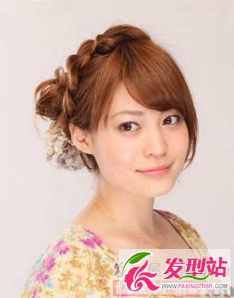齊肩卷發(fā)怎么扎好看 優(yōu)雅盤發(fā)女神最愛