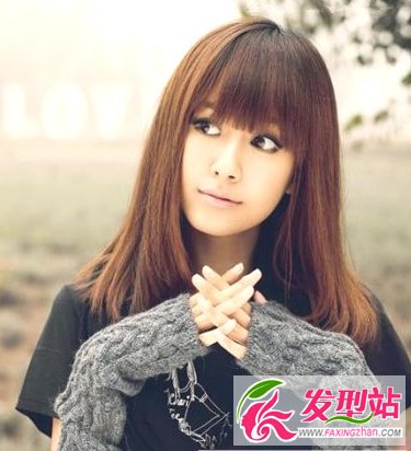 圓臉女生適合的齊劉海中長發(fā)