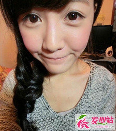 小女生魚骨辮編發(fā)教程圖解 八步驟打造最美魚骨辮編