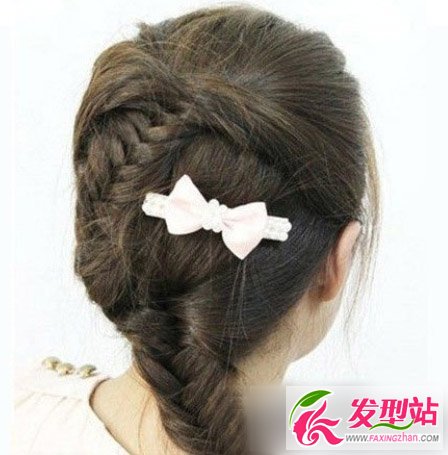 優(yōu)雅魚尾辮的編法教程圖解 簡單編發(fā)打造名媛氣質(zhì)