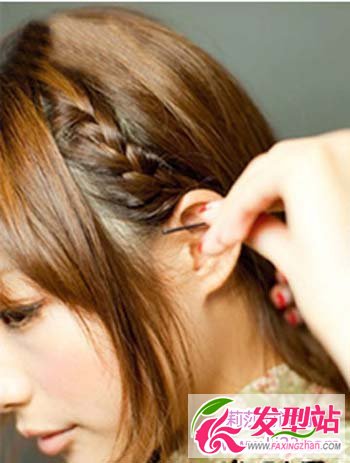 簡(jiǎn)單好看的編頭發(fā)步驟 中短發(fā)女生學(xué)起來