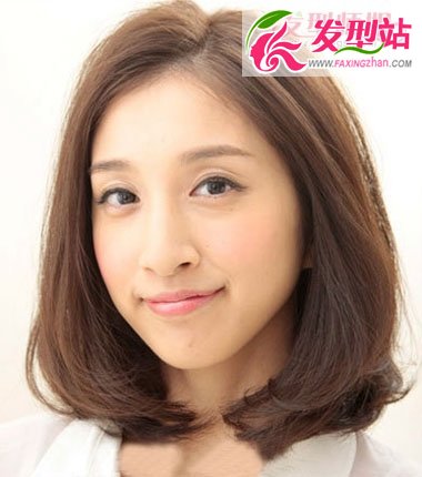 頭發(fā)中長偏少適合燙什么發(fā)型 頭發(fā)少燙發(fā)發(fā)型圖片