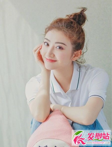 鎖骨卷是什么發(fā)型怎么弄 鎖骨卷卷發(fā)教程圖解