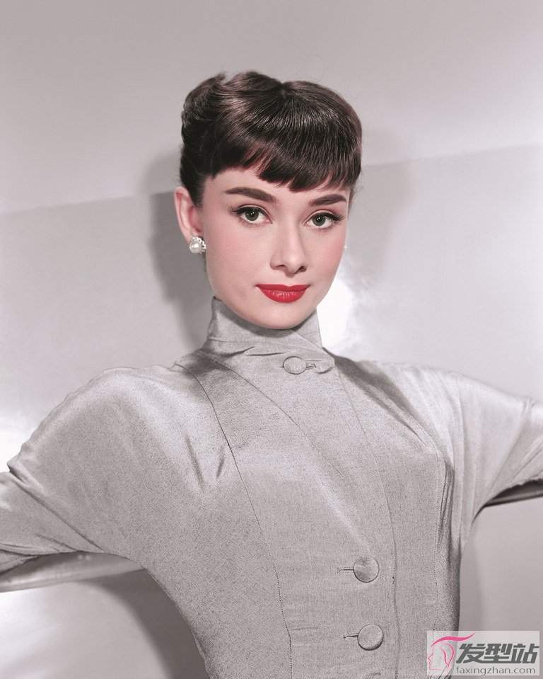 audrey-hepburn-book-50s-ss10