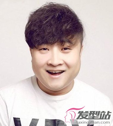 男生短發(fā)小卷燙發(fā)發(fā)型 男士小卷發(fā)型圖片