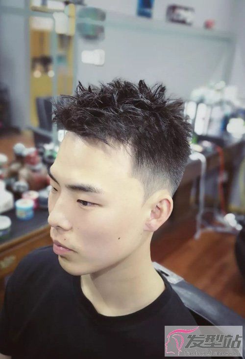 超有氣場的男生卷發(fā)打造 頗有職場風(fēng)韻短發(fā)大全