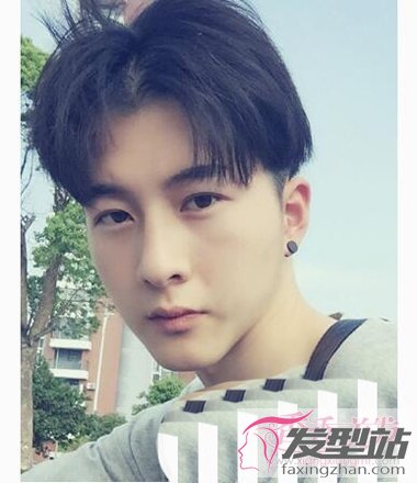 把兩邊剃掉顯得臉大 臉大的人適合中分嗎